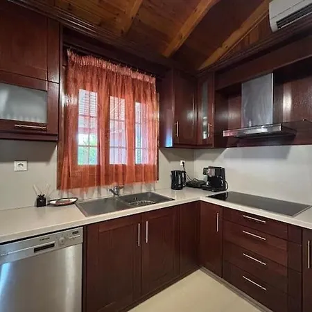 Holiday home Syrioshouse