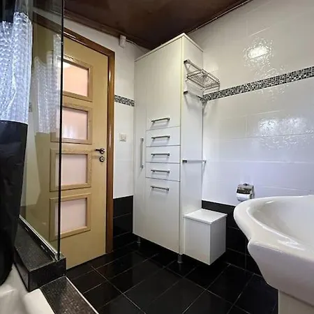 Holiday home Syrioshouse *